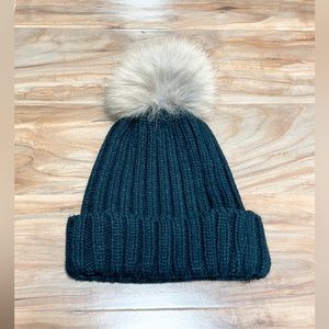Women's Black Pom Pom Knit Beanie